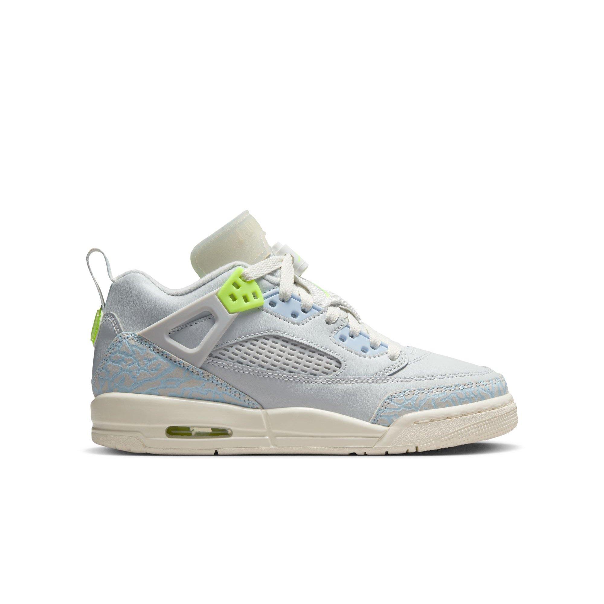伊地知虹夏　PSA Jordan Spizike Low 